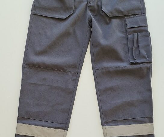 Pantaloni salopeta cu benzi reflectorizante 3