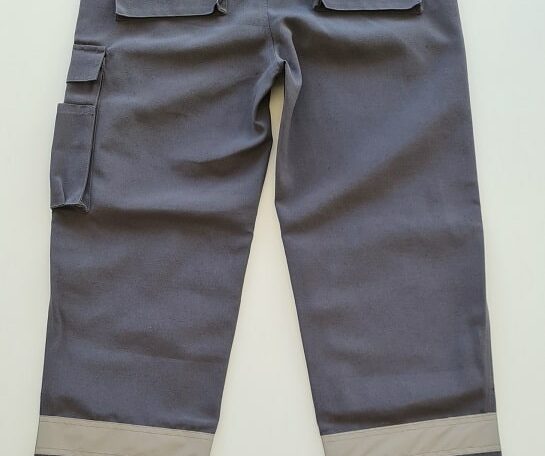 Pantaloni salopeta cu benzi reflectorizante 4